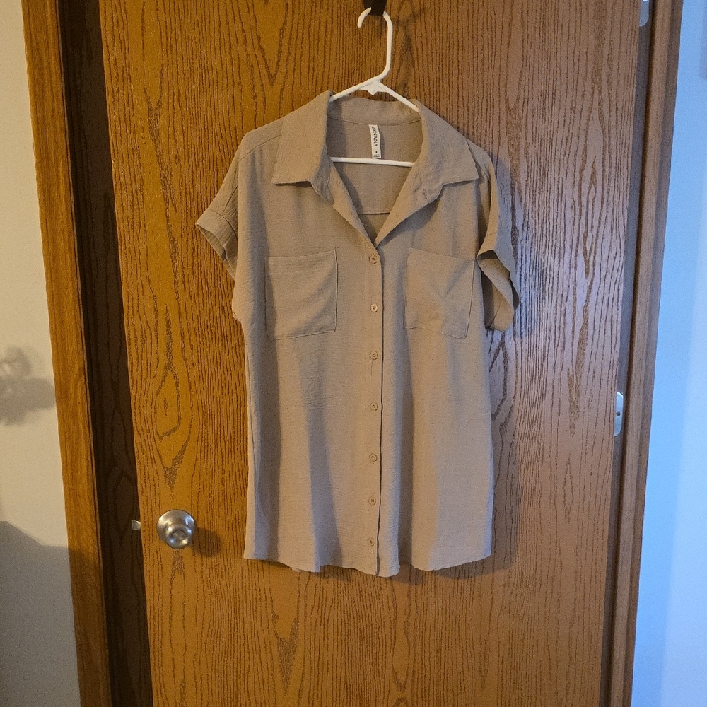 Zenana Outfitters Beige Button-Up Shirt NWOT